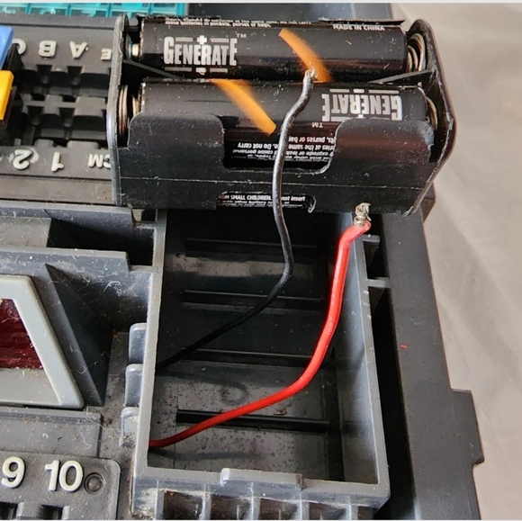 Milton Bradley Electronic Battleship Game Model  Vintage 1982 + Code Book - Picture 12 of 13